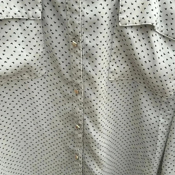 5/$25 Plus Size Blouse - Picture 4 of 10